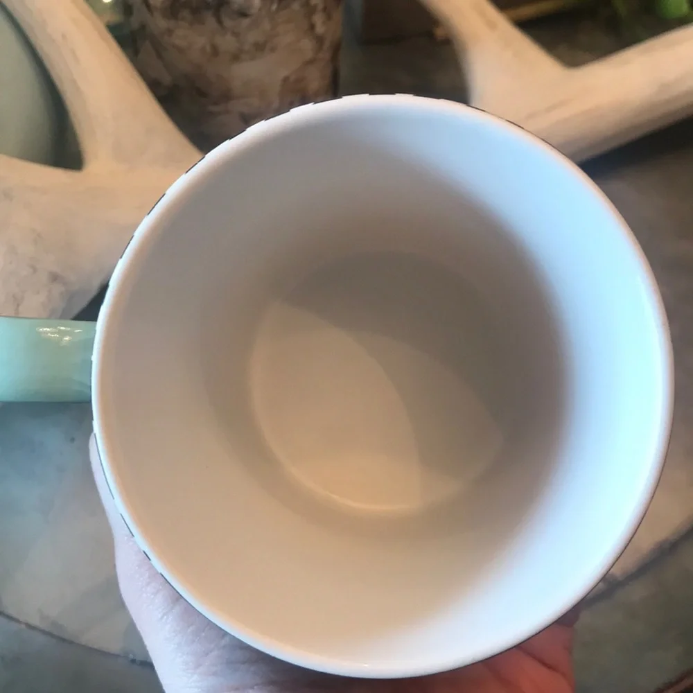 Rare Starbucks 2016 Polar Bear Mug Set